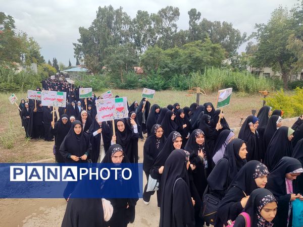 بازدید دانش‌آموزان حاضر در مسابقات قرآن از اماکن تاریخی و طبیعی ساری 