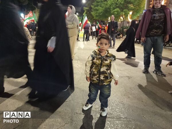 حضور پرشور کودکان و نوجوانان در قلب نیشابور 
