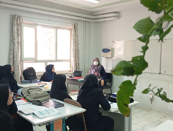 تیم مشاوره استان در هنرستان حضرت زهرا(س) شهرستان بن