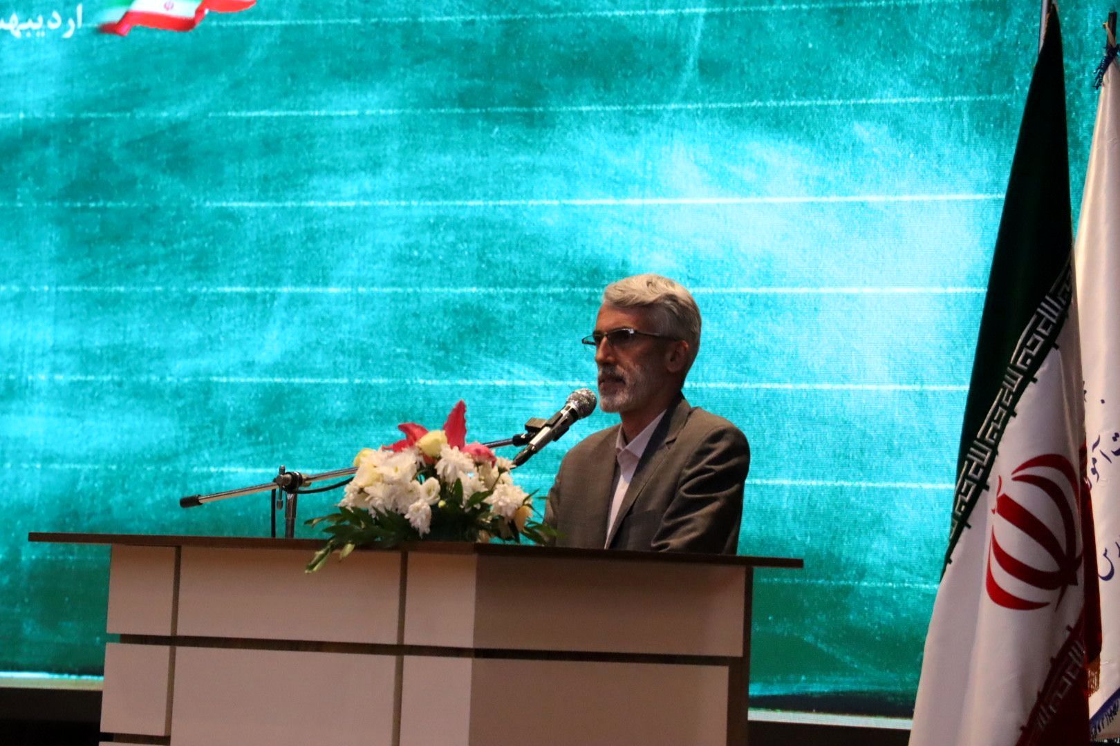 آموزش هویت اسلامی به دانش‌آموزان وظیفه معلمان است