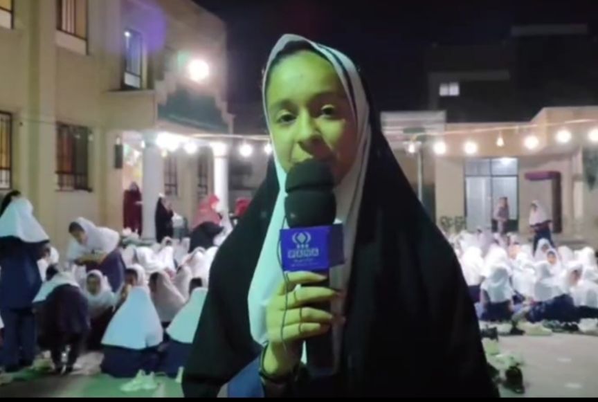 ضیافتی از نور، سفره‌دار مناجات افطار دانش‌آموزان مدرسه میرلوحی اصفهان