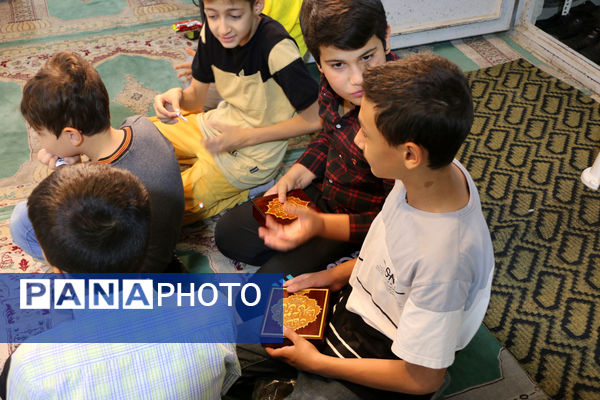 یادواره سادات شهید و چهلم شهدای خدمت در قم