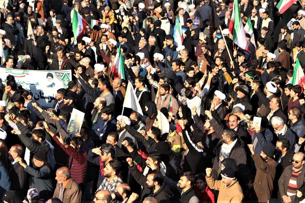 جلوه‌های حضور نوجوانان در راهپیمایی 22 دی مردم قم