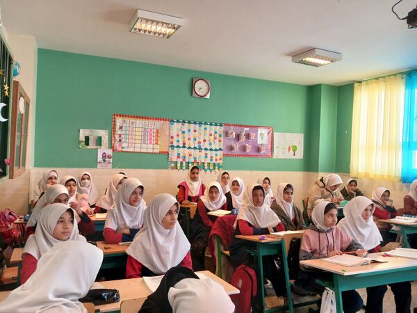 برگزاری مراسم تجلیل از دانش‌آموزان ممتاز حوزه نماز و قرآن در طرح بازدید از کارنامه نماز