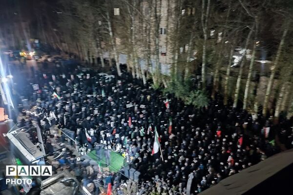 طنین فریاد «لبیک یا امام» در پیشوا؛ دبستان آیت‌الله خامنه‌ای به نام «شهید امام سید علی حسینی خامنه‌ای» تغییر یافت