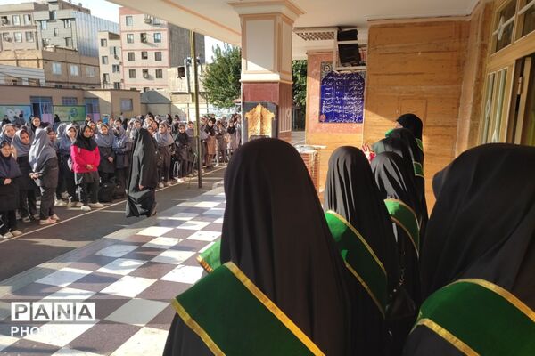 دبیرستان شهید عیسی‌وند میزبان پرچم متبرک حرم امام حسین (ع) 
