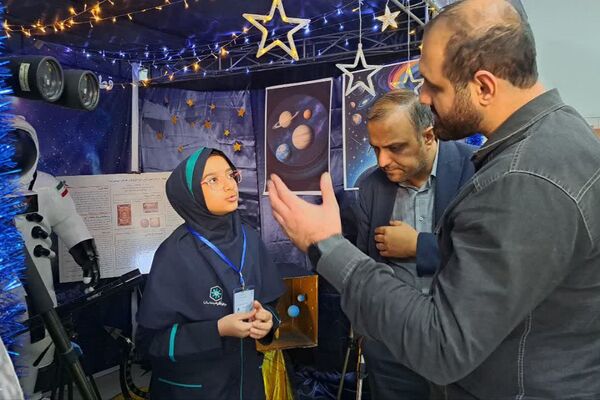 غرفه پژوهش سرای زکریای رازی، جذاب ترین غرفه نمایشگاه دستاوردهای پژوهشی دانش آموزان شهرستانهای تهران 