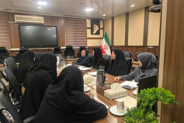 از پنج قطب تا یک هدف
