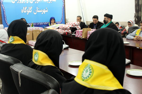 آیین تقدیر از دانش‌آموزان و فرهنگیان برگزیده در گلوگاه