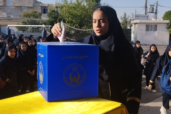 جشن عاطفه‌ها، همدلی دانش‌آموزان ایران