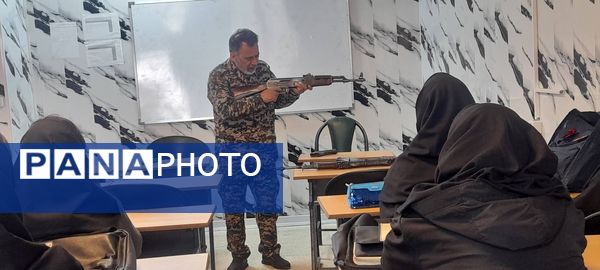 برگزاری کارگاه آموزشی تیر اندازی با اسلحه در هنرستان آفرینش پردیس 
