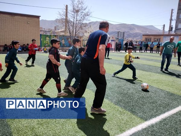 اجرای طرح شهید خرازی ( آزادسازی فضای ورزشی) در دبستان پیامبراعظم ( ص) شهرستان فیروزکوه 
