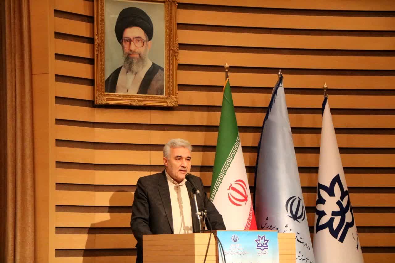 ارائه راهکارهای  عملی برای ارتقا و پیشرفت برنامه درسی نیاز امروز آموزش و پرورش در زیست‌بوم جدید است