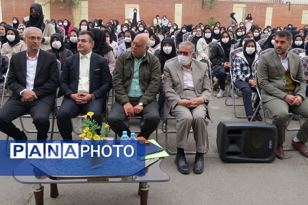 مراسم هفته پژوهش در دبیرستان بانو عفت آهنگری شهرری