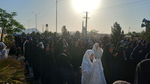 شکوه اقامه نماز عید‌ فطر در سراسر استان کرمان