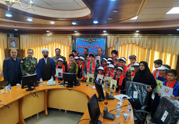 دیدار دانش‌آموزان پیشتاز مدرسه شاهد شهید کرانی و مدیر سازمان دانش‌آموزی کردستان با فرمانده قرارگاه عملیاتی لشکر ۲۸ 