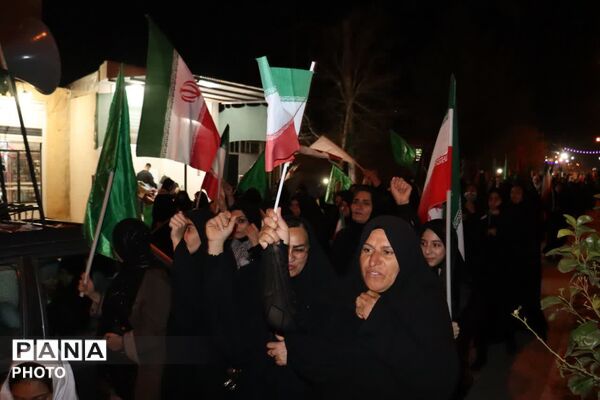 راهپیمایی باشکوه شبانگاهی در کوهنانی و اعلام حمایت مردم از رهبر انقلاب اسلامی  