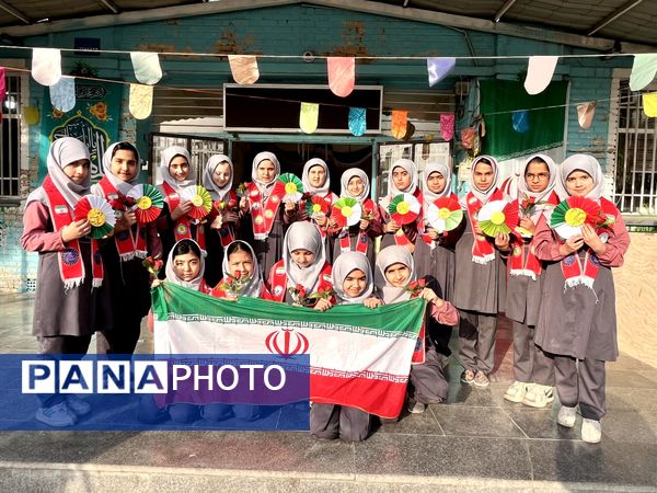 جشن با شکوه دهه فجر در دبستان صدف