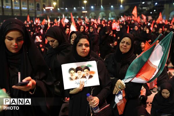 مصلی تهران در تسخیر موج همدلی؛ وداع باشکوه مردم با رهبر شهید