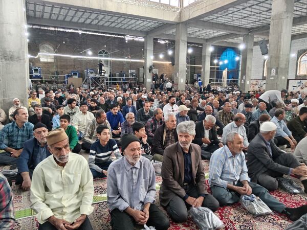 برگزاری نماز جمعه در آغاز هفته بسیج دانش آموزی با حضور دانش آموزان بسیجی نیشابور