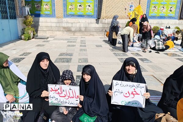 خروشِ بصیرت در صحن امامزاده جعفر (ع)؛ تالار قرآن پیشوا گنجایش دریای سوگواران مقتدا را نداشت