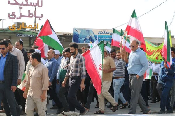 مردم بندرخمیر با حضور یکپارچه در ۲۲ بهمن اقتدار خود را فریاد زدند