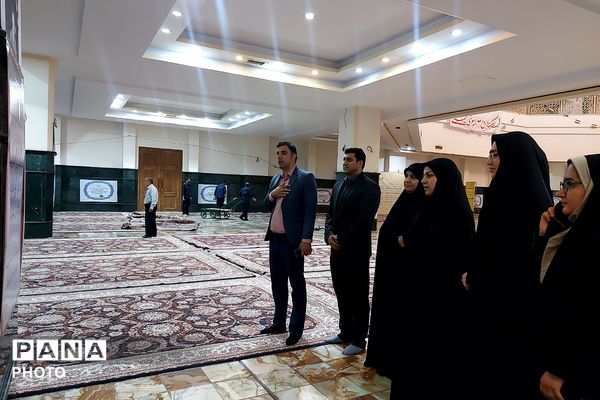 تجدید عهد با امام راحل و شهدا