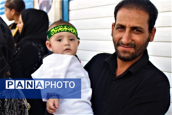 حضور پرشور کودکان قمی در دسته‌های عزاداری روز تاسوعا 