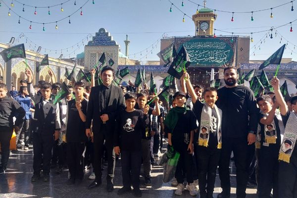 حضور دانش‌آموزان دبستان هیأت امنایی شهید قلنبر ناحیه دو شهرری در مراسم شهادت حضرت عبدالعظیم (ع)