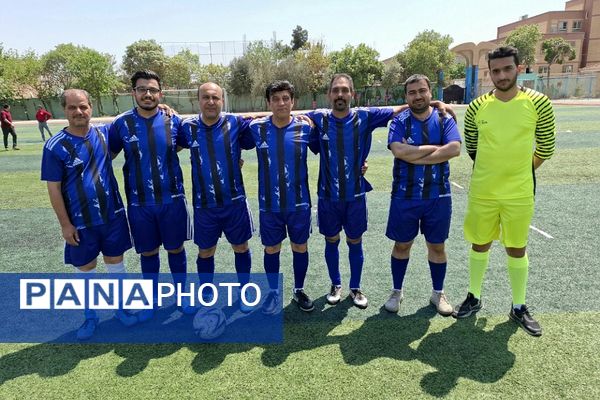 مسابقات ورزشی ویژه فرهنگیان به‌مناسبت گرامیداشت هفته معلم در ناحیه 2 شهرری 