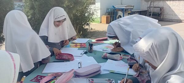 برگزاری ایستگاه نقاش شو و ایستگاه آرزوها در دبستان شهید عامل هوشمند زارچ