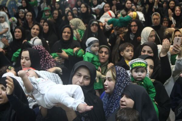 اجتماع بزرگ شیرخوارگان حسینی در حسینیه ثارالله یاسوج