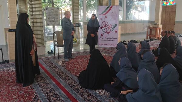 دانش‌آموزان مدارس منطقه ۵ با شهید گمنام پیمان وفاداری بستند
