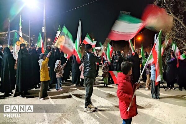 در کنار هم ایستاده ایم-۲