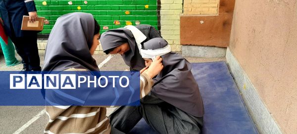 مانور سراسری زلزله در دبیرستان حداد 