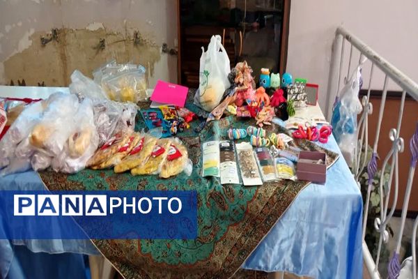 بازارچه کسب و کار دانش‌آموزی در مدرسه فدک