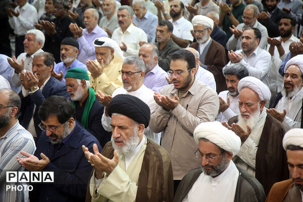 اقامه نماز عید سعید قربان در حرم حضرت معصومه(س)
