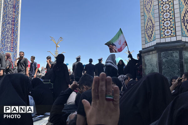 مشهد در سوگ؛ بدرقه باشکوه رهبر شهید انقلاب در جوار بارگاه رضوی