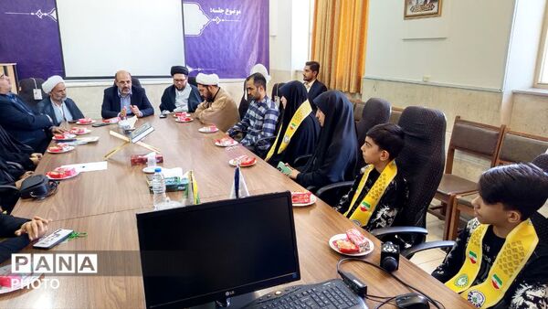 آیین تقدیر از دانش آموزخبرنگاران پانا ناحیه چهار قم