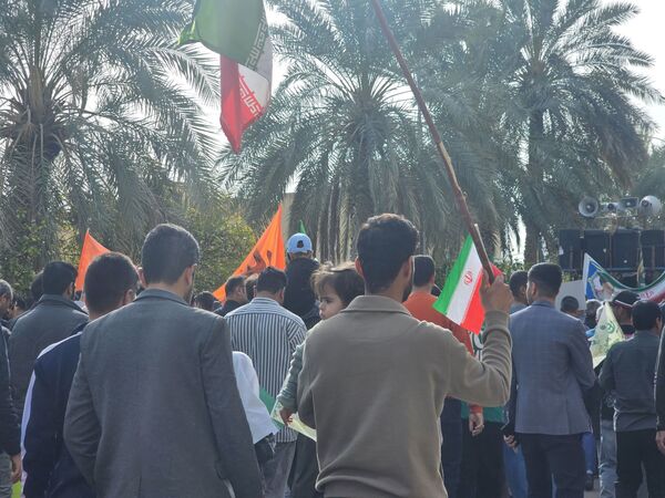 مردم حاجی‌آباد در راهپیمایی ۲۲ بهمن