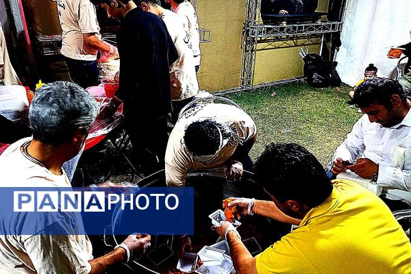 انفجار شور حسینی در قلب تهران؛ نوجوانان میدان آزادی را عاشورایی کردند