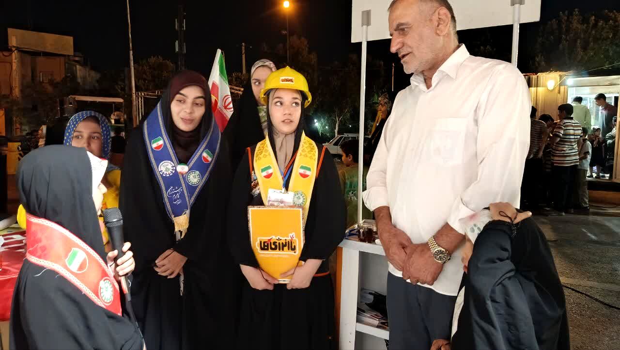 بازدید مشاور وزیر در امور تشکل‌های دانش‌آموزی از موکب «باانرژی ها» در قم
