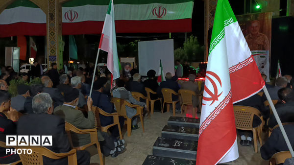  بروجن در آیین وداع با چهلمین لاله خونینِ رمضان ایستاد