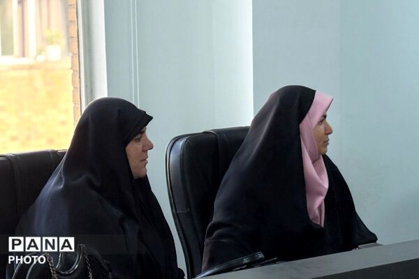 نشست صمیمی سرگروه‌ها به مناسبت هفته امور تربیتی
