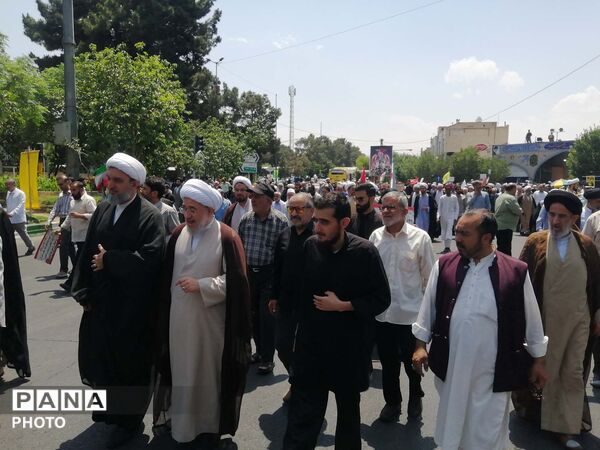 جلوه‌هایی از راهپیمایی 15 خرداد در قم