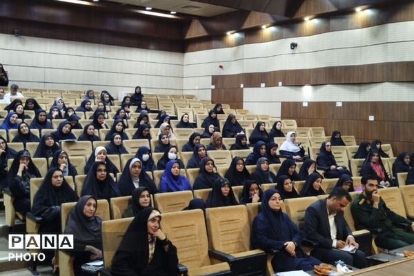 جلسه فصلی مدیران مدارس شهرستان قدس همزمان با نزدیک شدن به بازگشایی مدارس