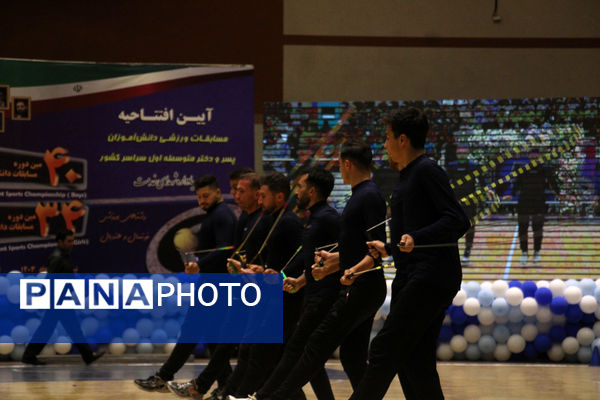 مشعل مسابقات کشوری ورزش دانش‌آموزی در تبریز روشن شد