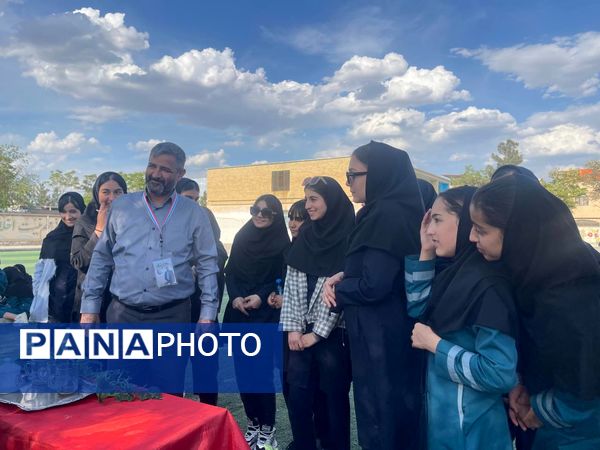 برگزاری مسابقه استعدادیابی دارت در دبیرستان حاج محمود ثابتی شیروان