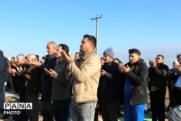 اقامه نماز عید سعید فطر در فاروج 