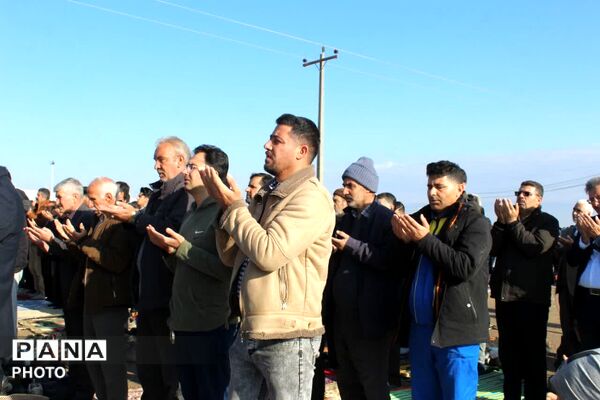 اقامه نماز عید سعید فطر در فاروج 